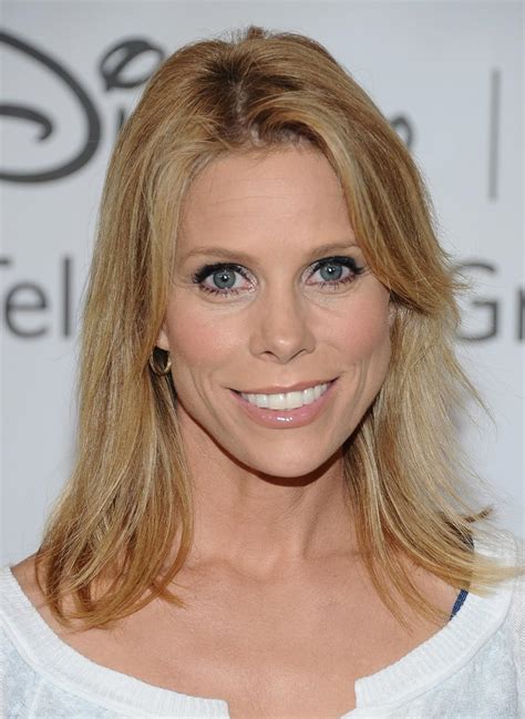 Cheryl Hines bio 